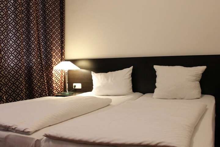 Room 8 of 29