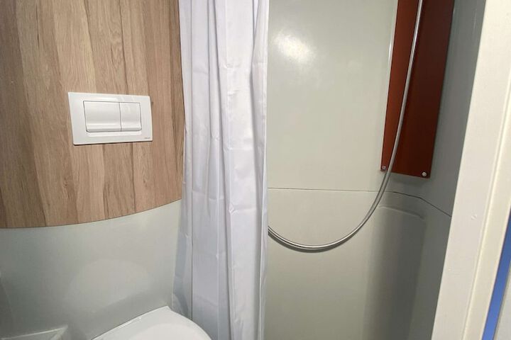 Room 33 of 77