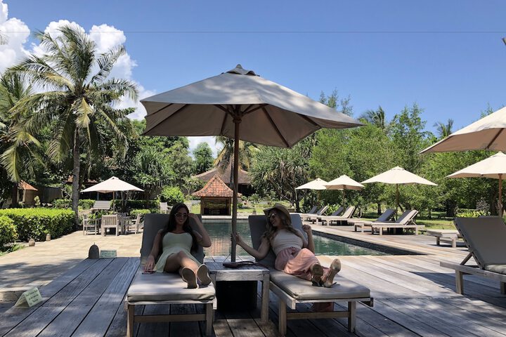 Hotel Pool