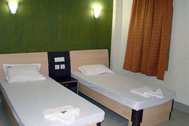 Room 2 of 4