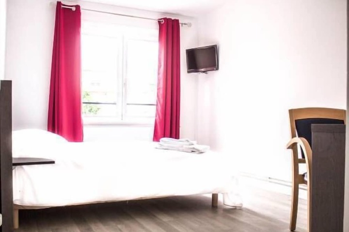 Room 14 of 34