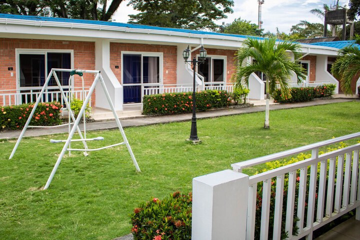 Hotel Exterior 142 of 160