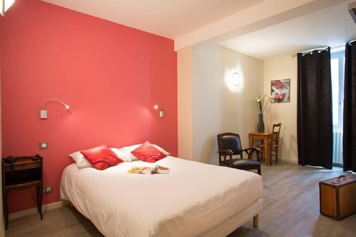 Room 3 of 15