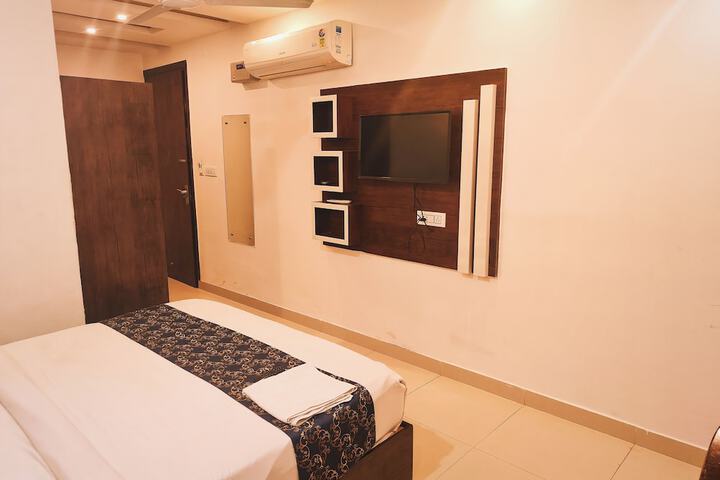 Room 7 of 26