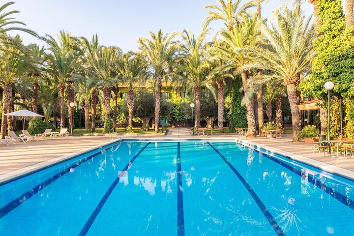 Pools & Facilities