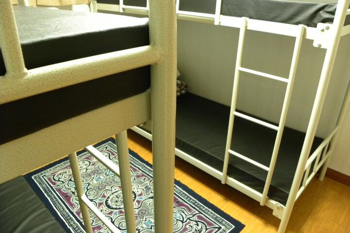 Room 5 of 16