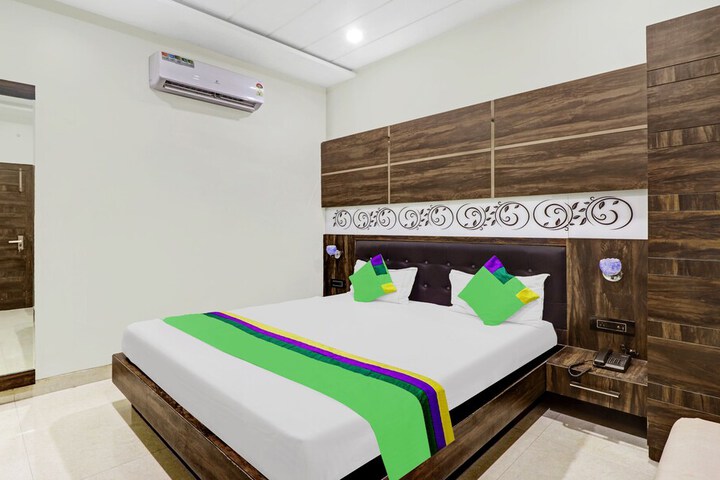 Room 8 of 29