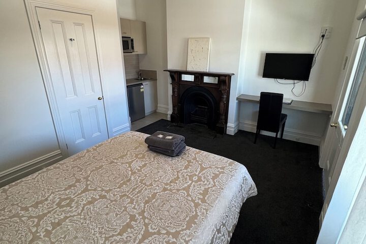 Room 2 of 31
