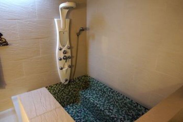 Room 9 of 64