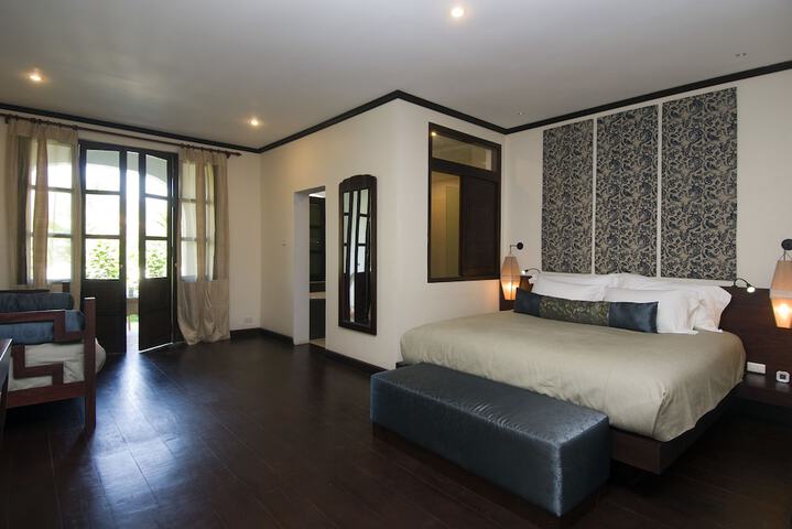 Room 6 of 52