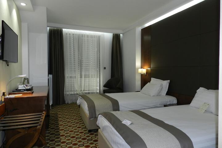 Room 29 of 64