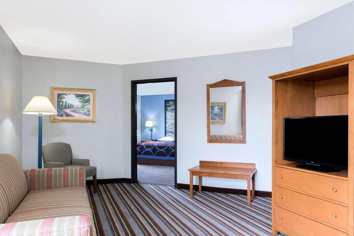 1 King Bed (2 of 5)