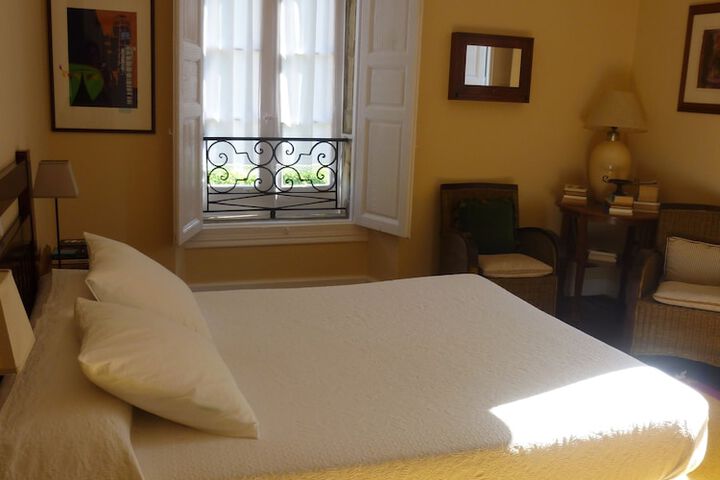 Room 6 of 76