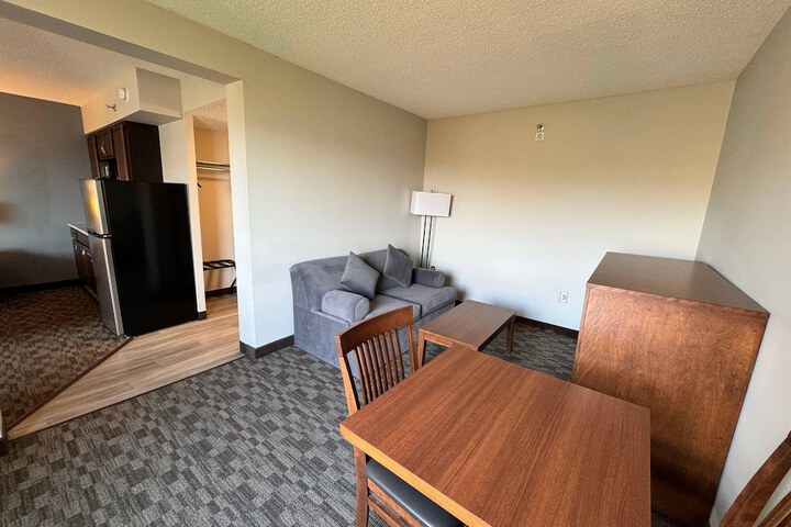 Room 7 of 25