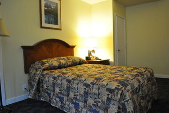 Room 8 of 19