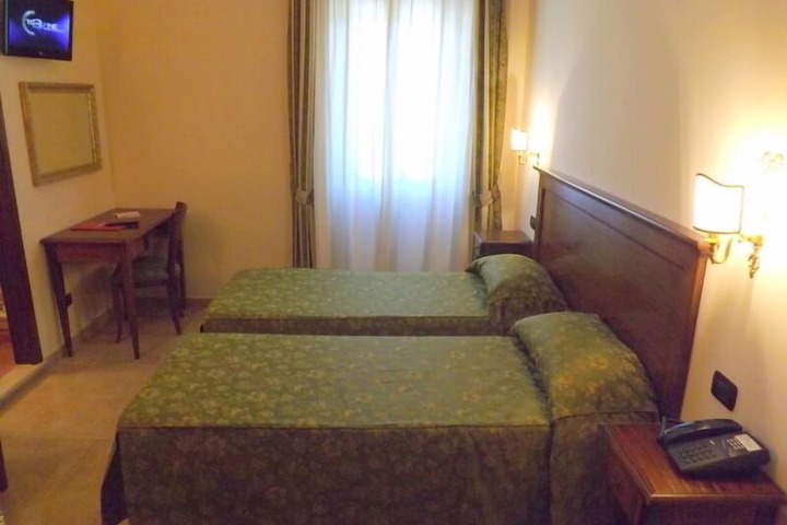 Room 15 of 86