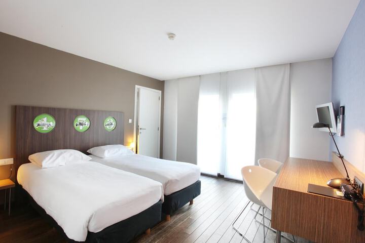 Room 7 of 41