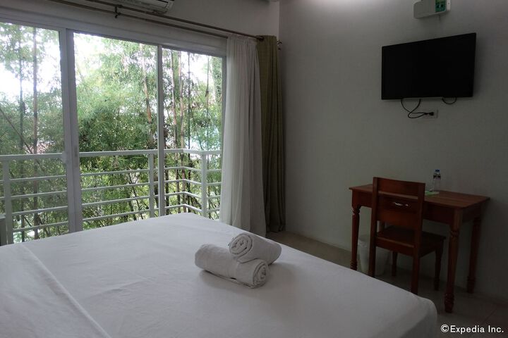 Room 8 of 35