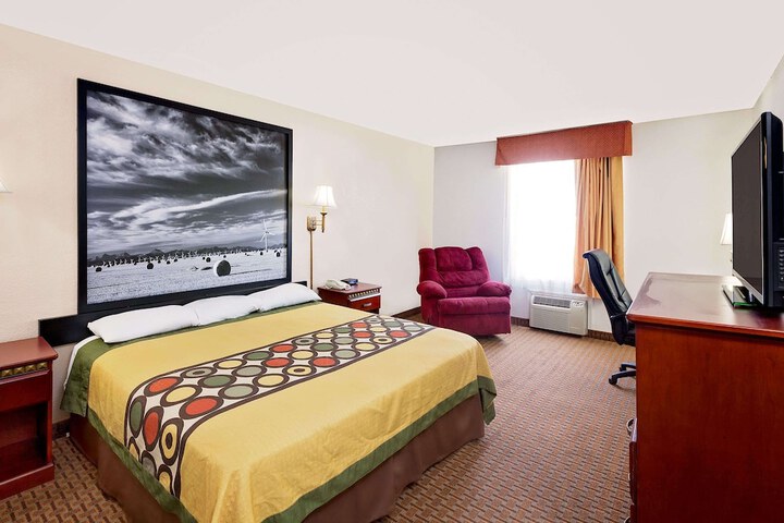 Room 6 of 14