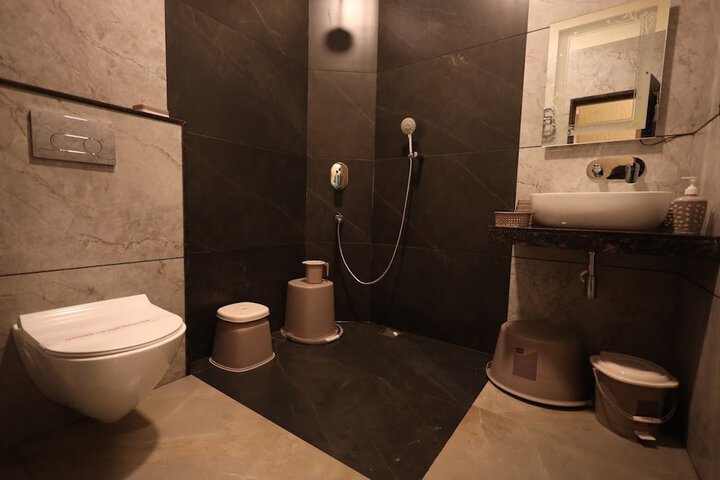 Room 16 of 23