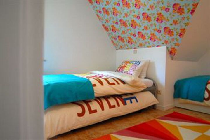 Room 9 of 30