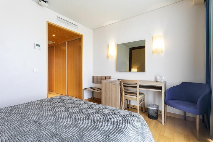 Room 8 of 55