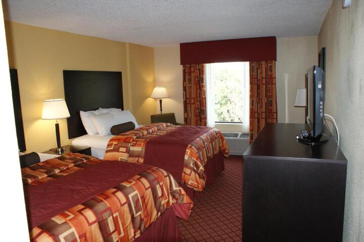 Hotel Suite Photo