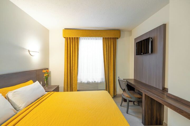 Room 5 of 13