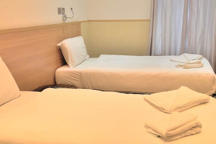 Room 33 of 90