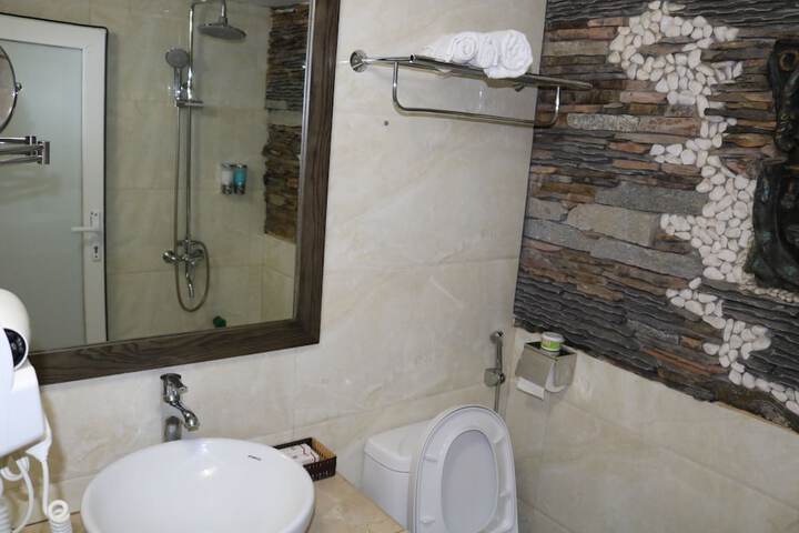 Room 10 of 22