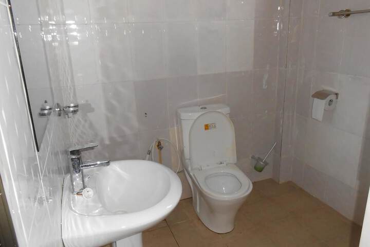 Room 16 of 30