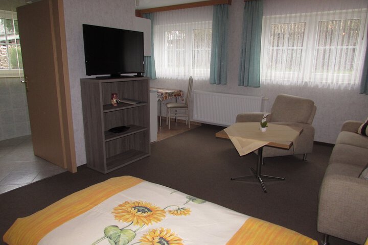 Room 6 of 65