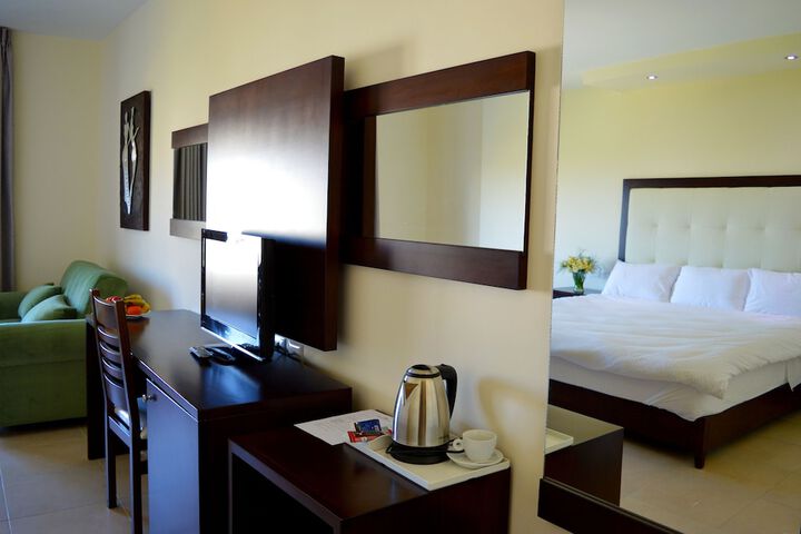 Room 45 of 107