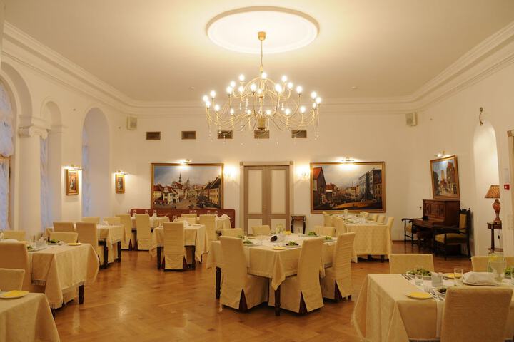 Dining 62 of 115