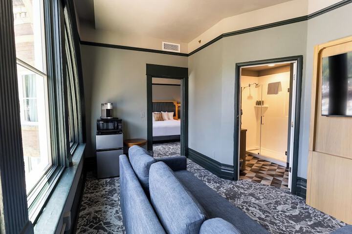 Room 25 of 56