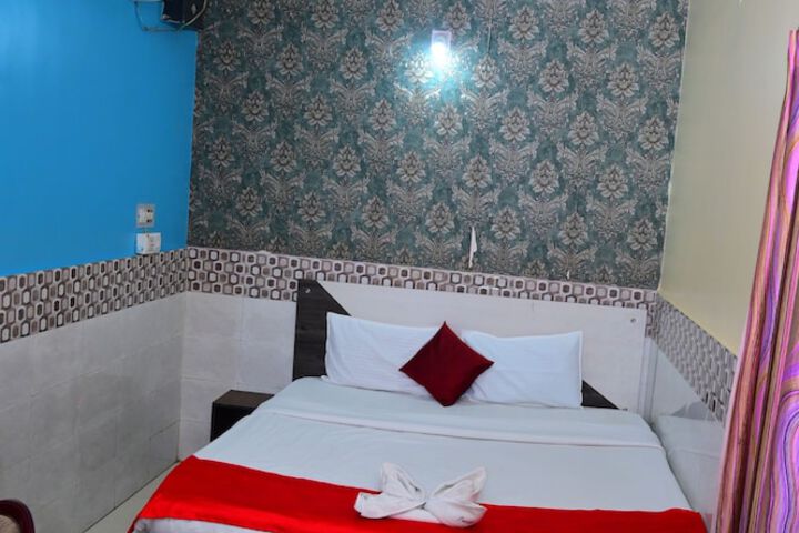 Room 9 of 20