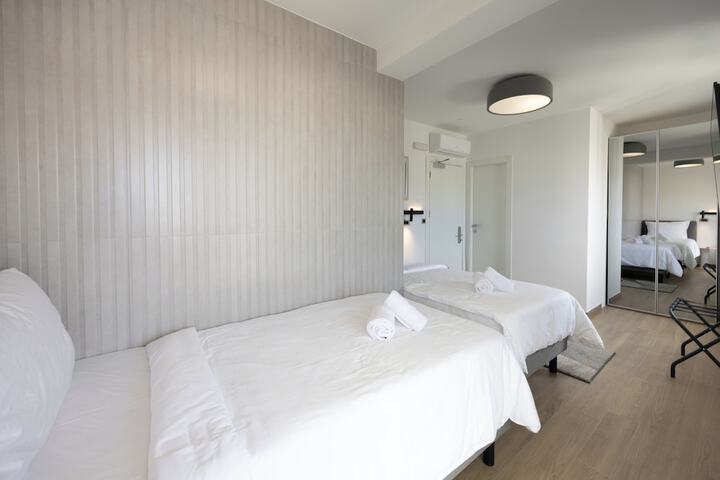Room 38 of 169