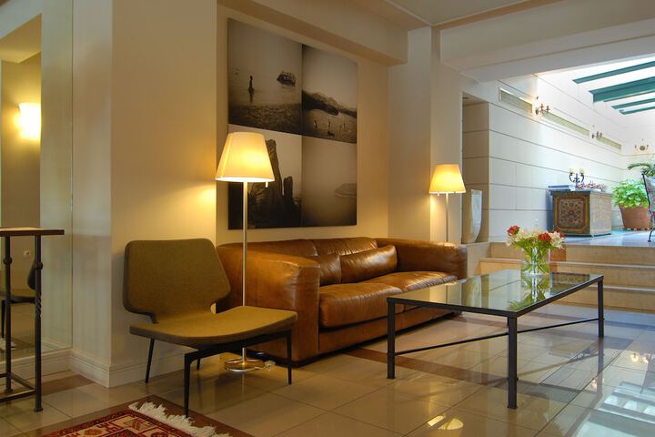 Guest Lobby