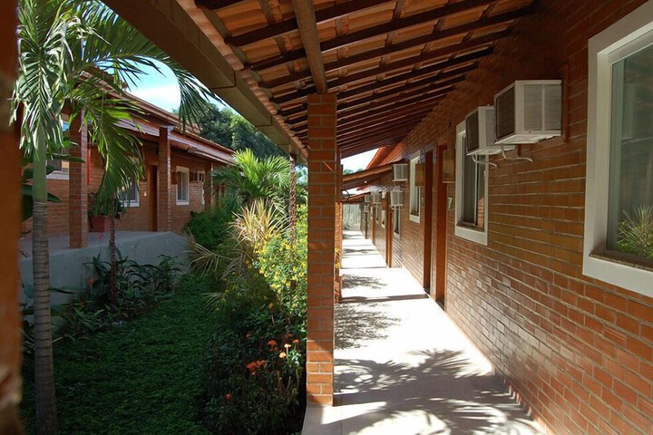 Hotel Exterior 22 of 43