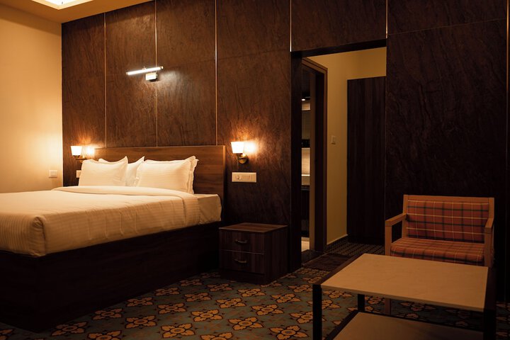 Room 10 of 48