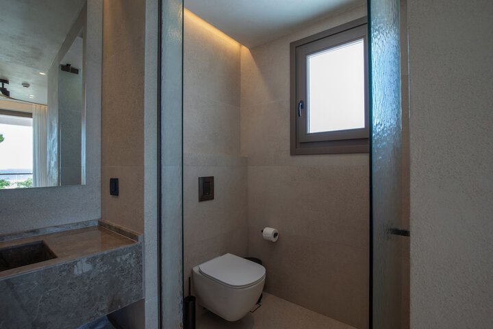 Room 70 of 121