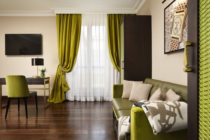 Room 26 of 74