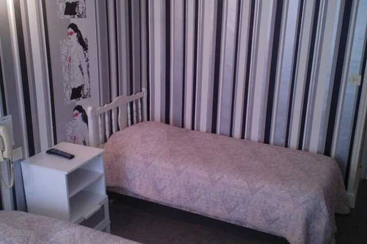 Room 8 of 62