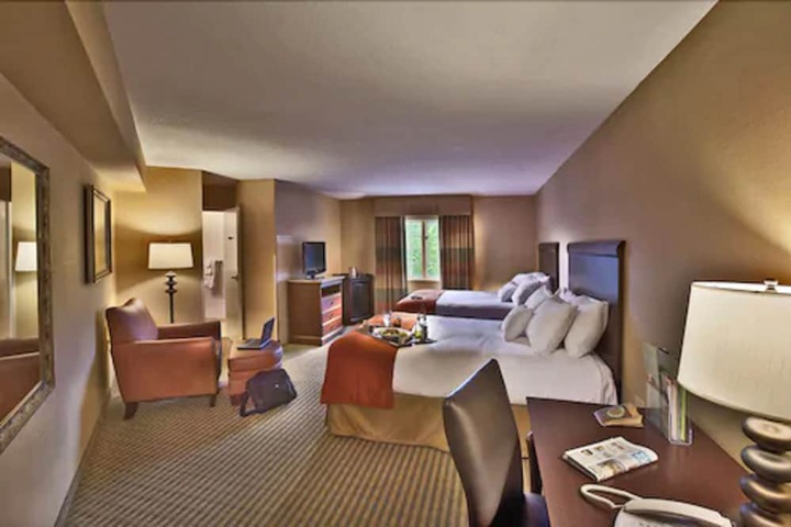 Room 10 of 62