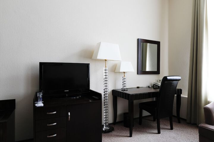 Room 26 of 40