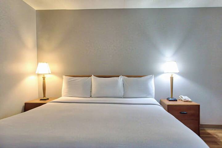 Room 11 of 17