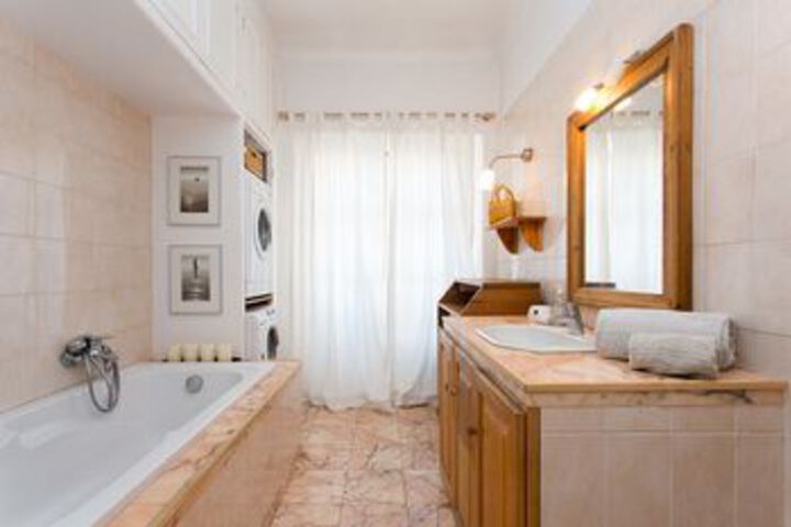 Room 2 of 12