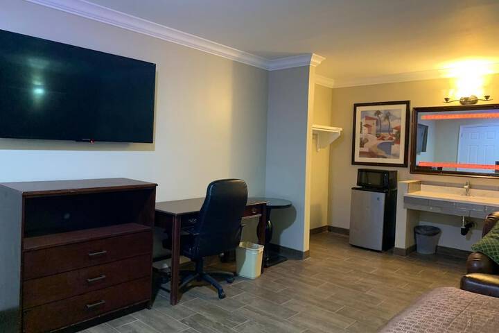Room 11 of 36