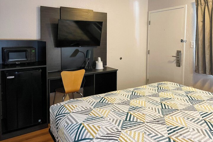 Room 12 of 35