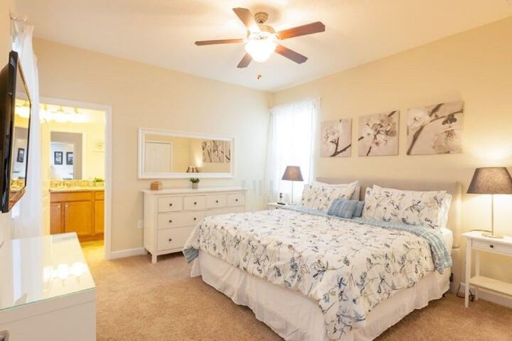 Room 4 of 34